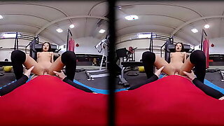 VRConk Petite girl fucked by fat flannel at dramatize expunge gym VR Porn
